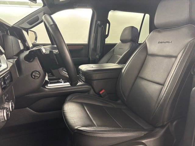 Used 2025 GMC Yukon Denali image 17