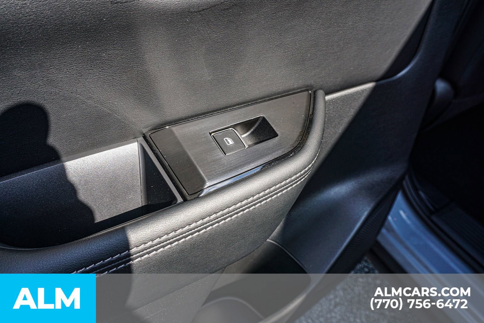 Used 2025 Nissan Rogue Platinum FWD image 62