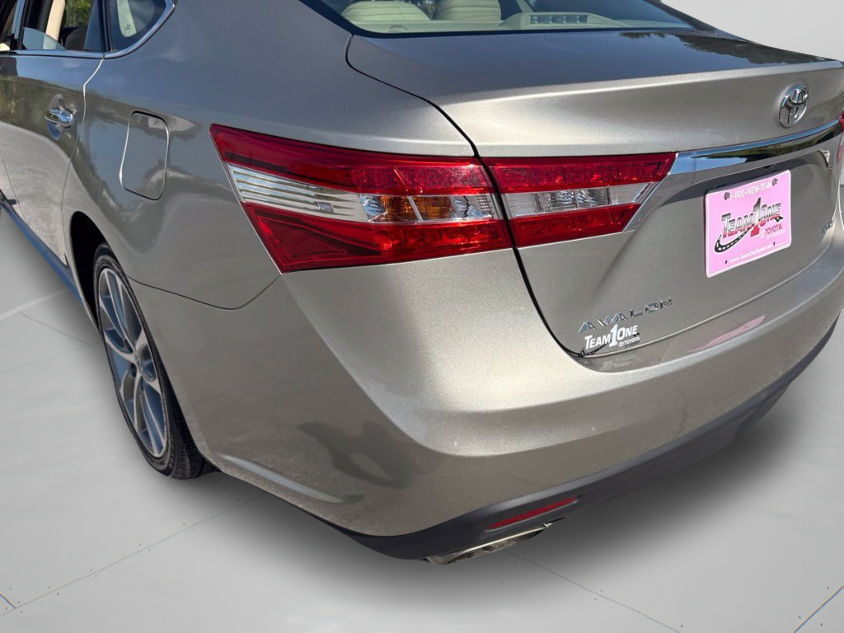 Used 2014 Toyota Avalon XLE Touring FWD image 29