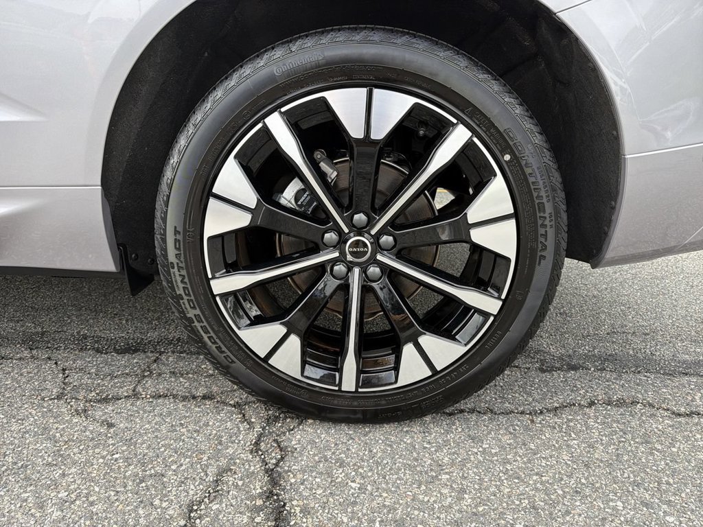 New 2026 Volvo XC60 B5 Plus w/ Climate Package AWD/4WD image 11