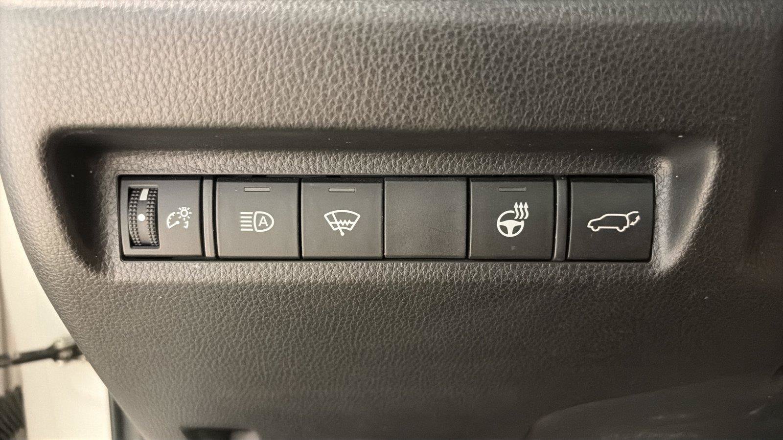 Used 2022 Toyota RAV4 XSE w/ XSE Grade Weather Package AWD/4WD image 24