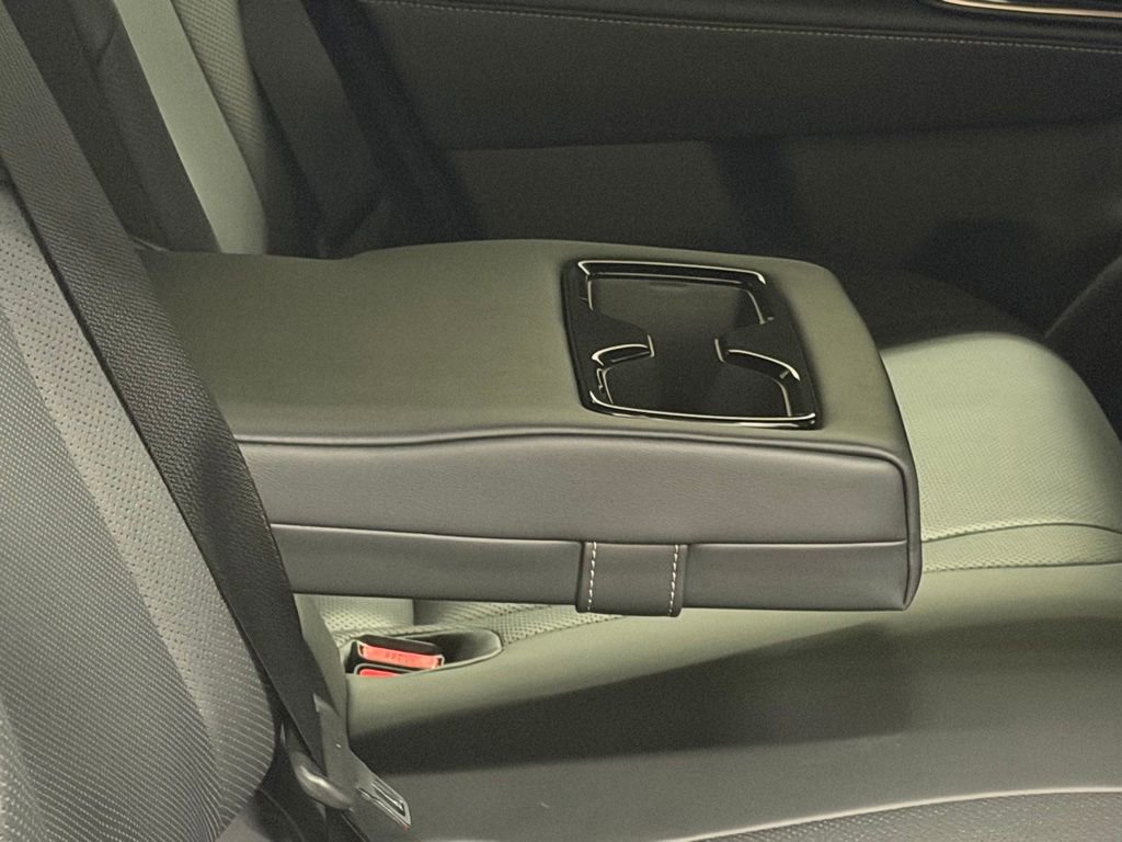 Used 2025 Toyota Crown Signia XLE image 22