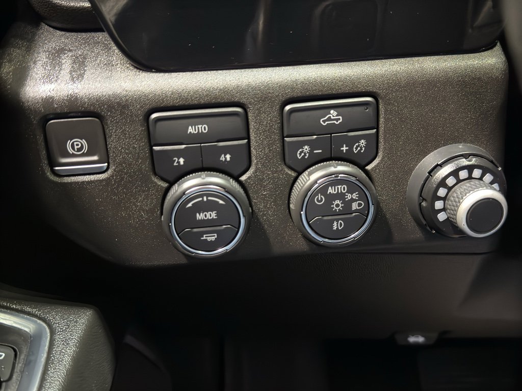 Used 2024 Chevrolet Silverado 1500 RST image 32