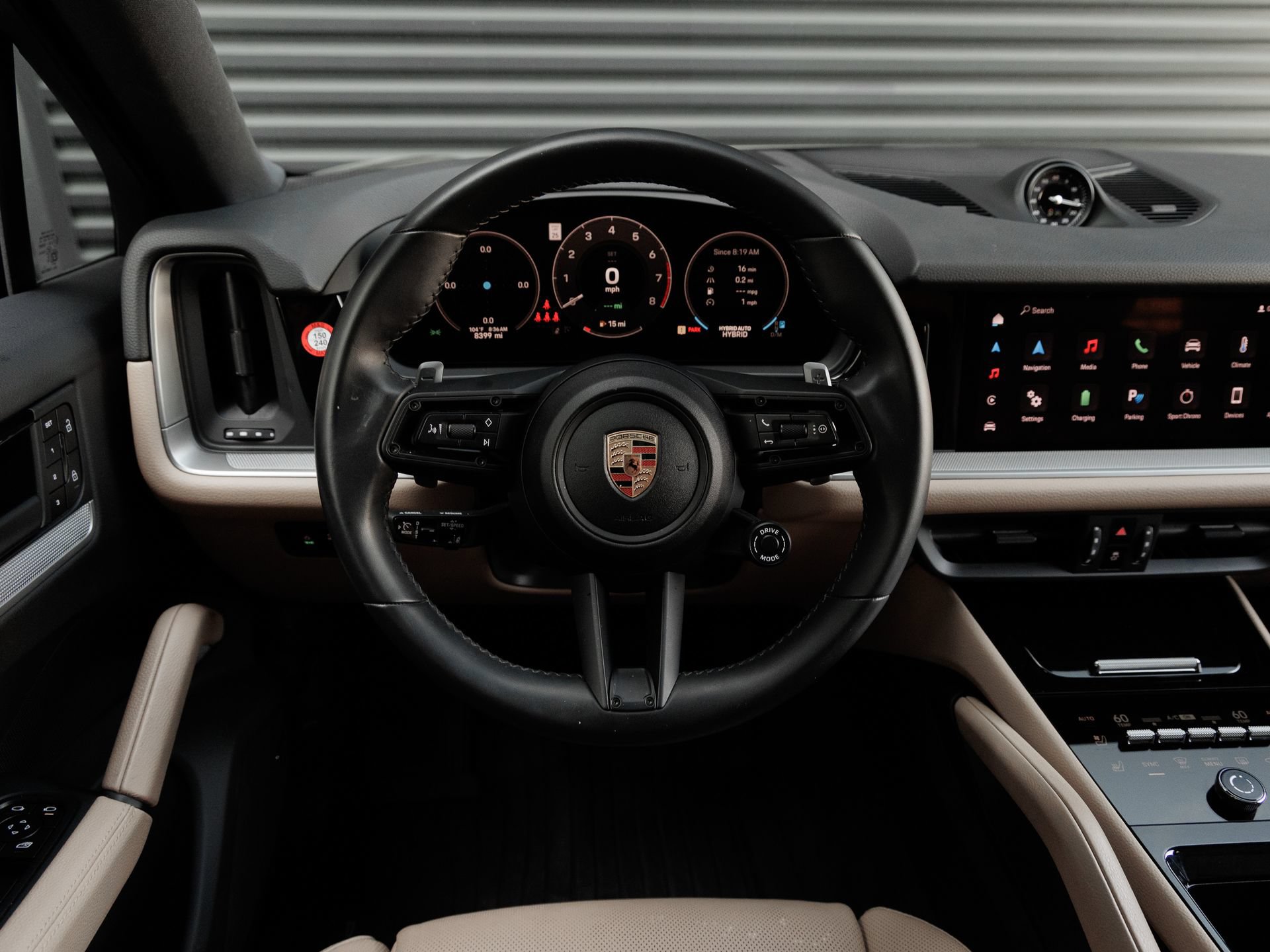 Certified 2025 Porsche Cayenne E-Hybrid Coupe AWD/4WD image 17