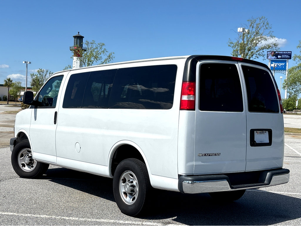 Used 2019 Chevrolet Express 3500 LT w/ LT Preferred Equipment Group image 17