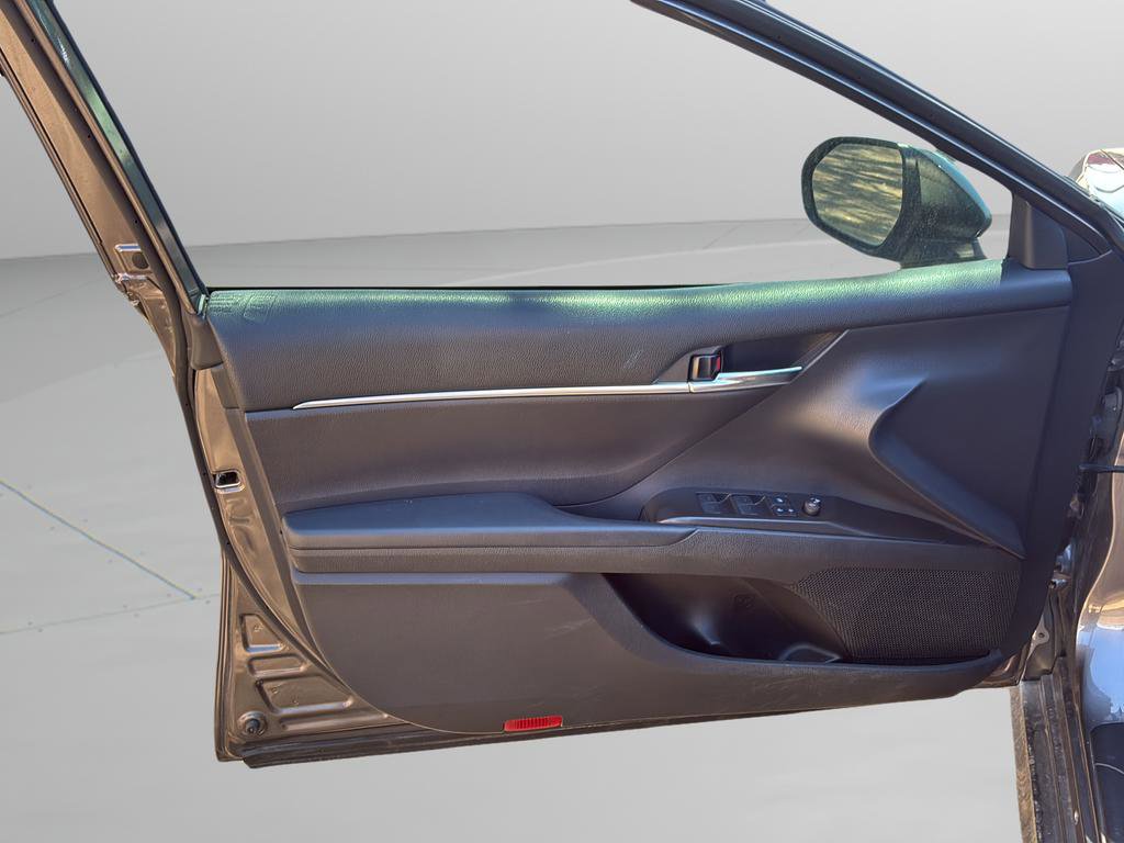 Used 2021 Toyota Camry LE FWD image 22