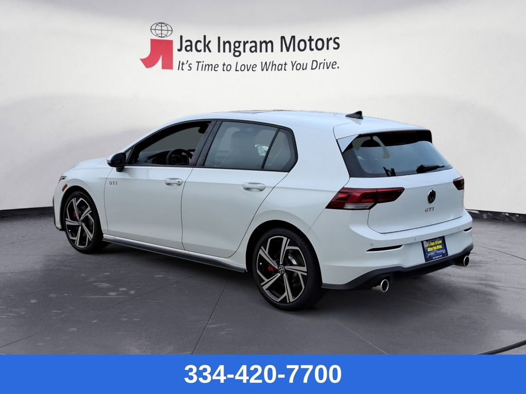 New 2025 Volkswagen GTI SE image 3