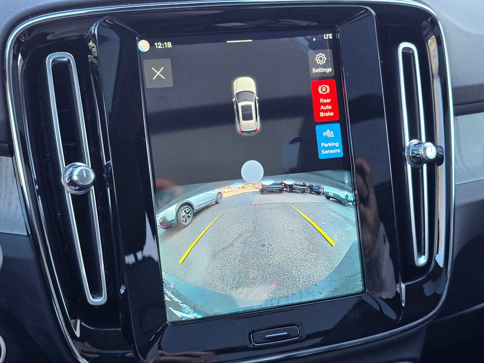 New 2026 Volvo XC40 B5 Core w/ Climate Package image 28