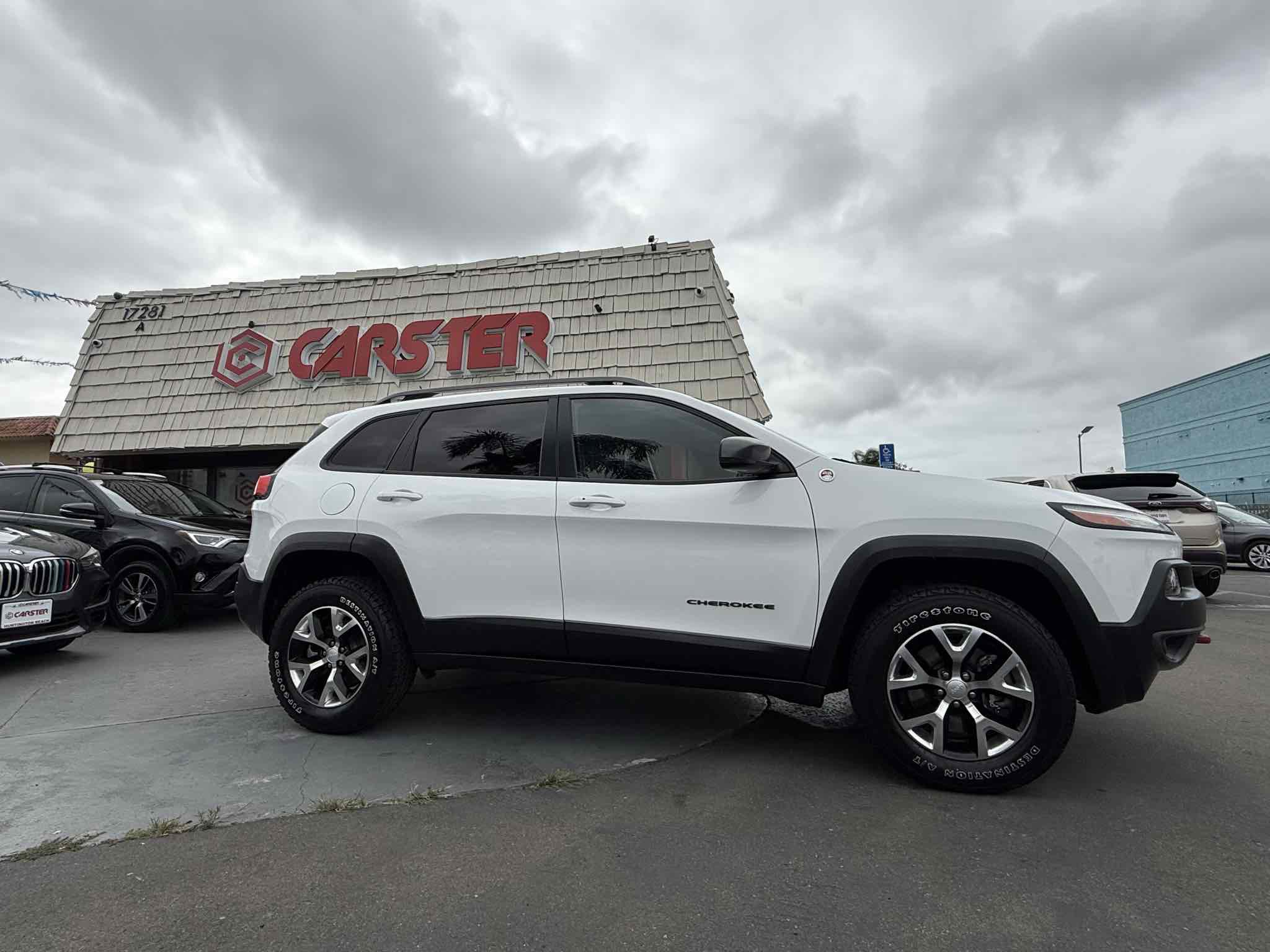 Used 2018 Jeep Cherokee Trailhawk image 23