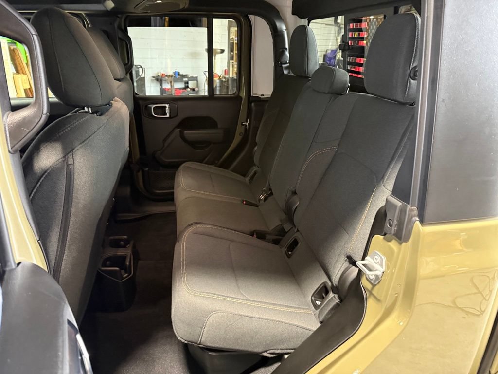 Certified 2025 Jeep Gladiator Sport AWD/4WD image 22