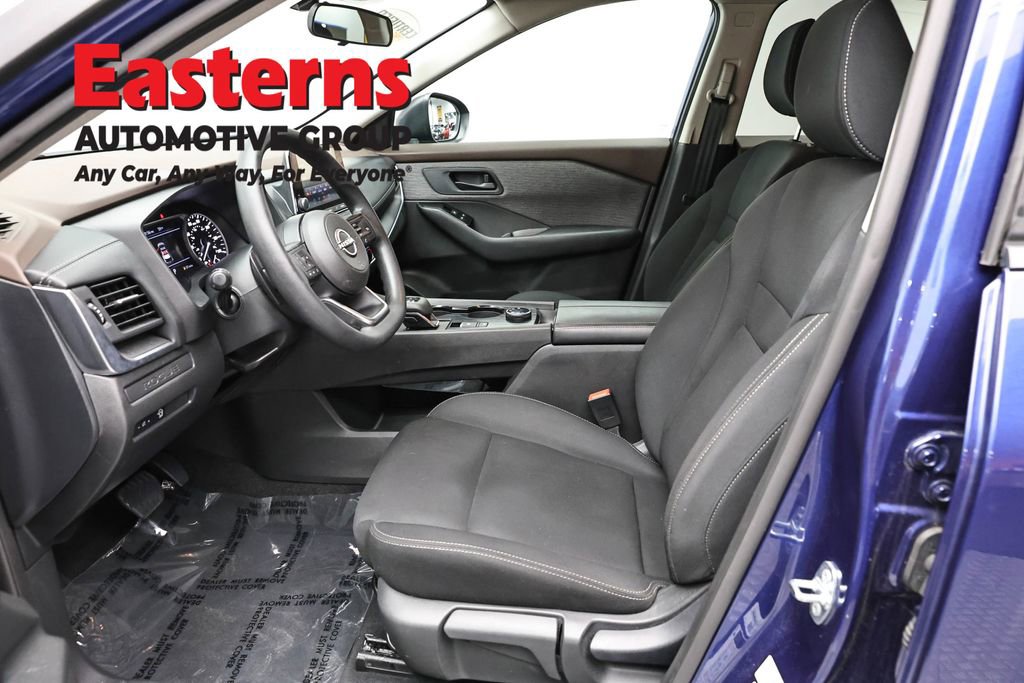 Used 2023 Nissan Rogue S AWD/4WD image 14