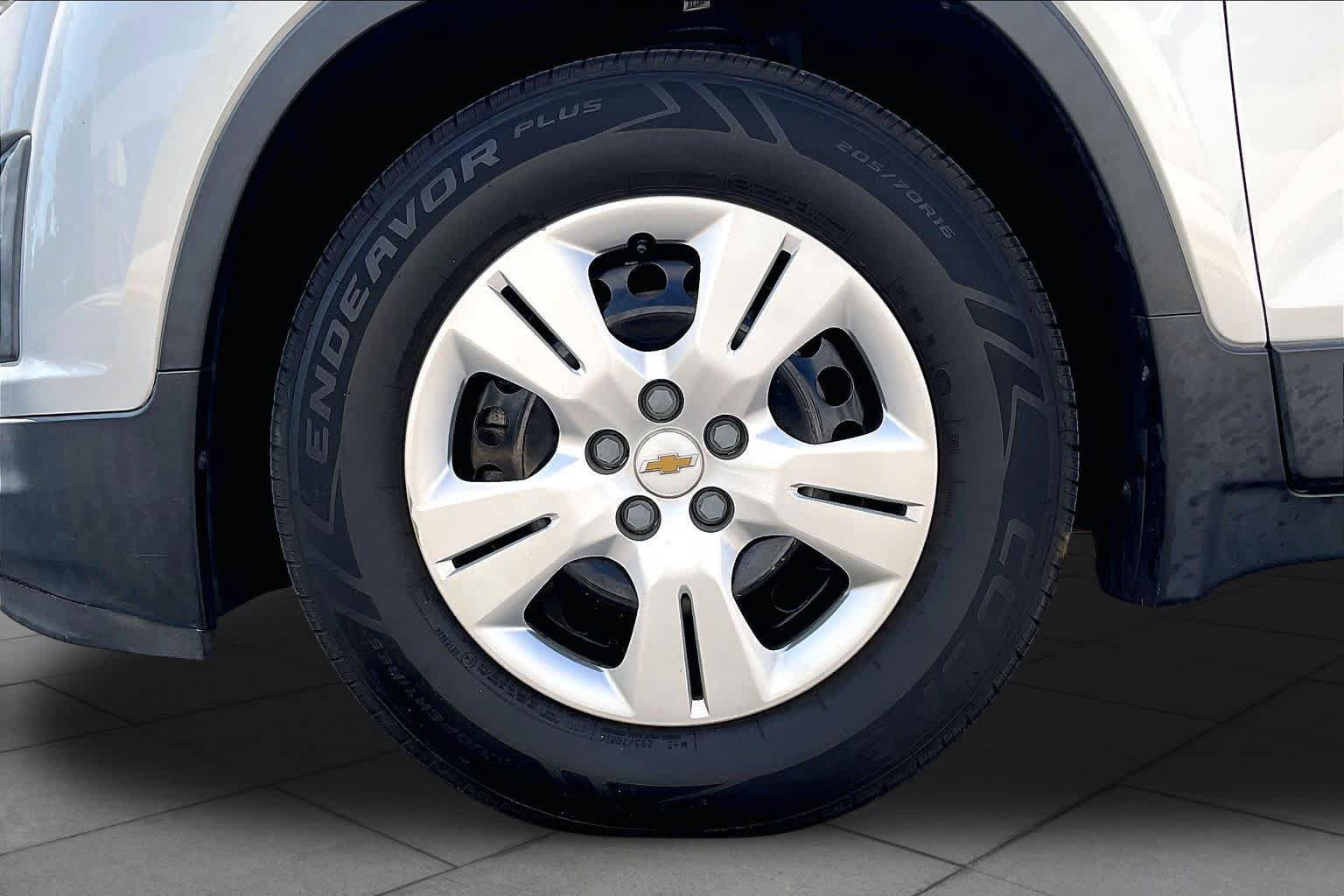 Used 2016 Chevrolet Trax LS FWD image 9