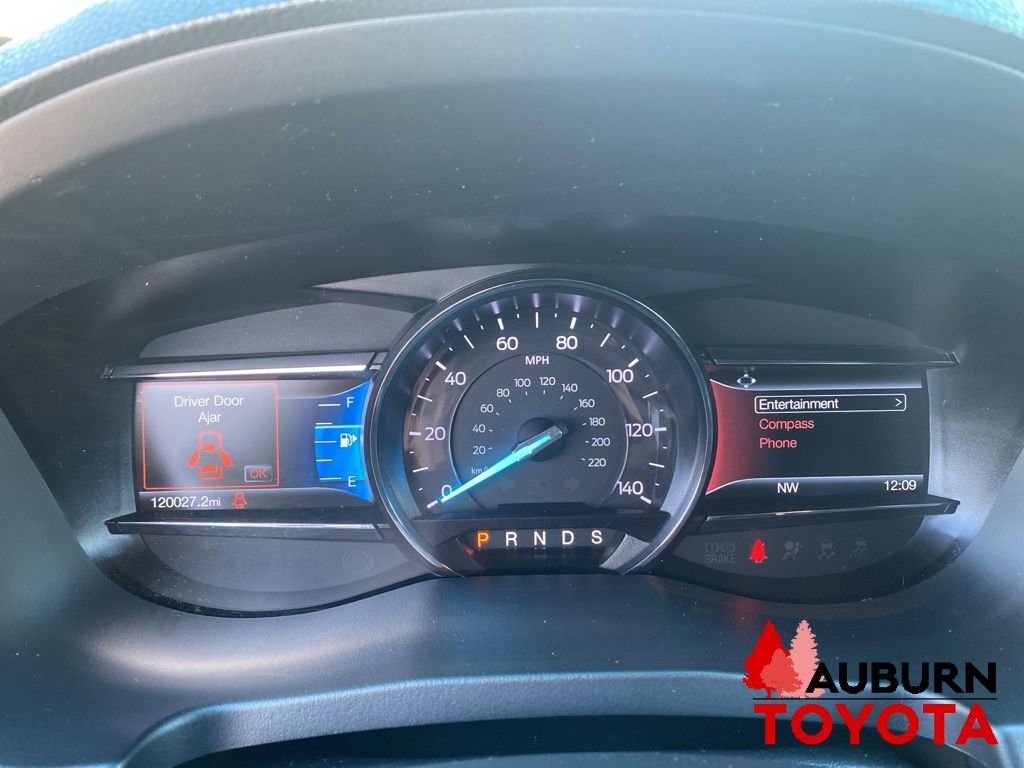 Used 2018 Ford Explorer XLT w/ Equipment Group 201A FWD image 39