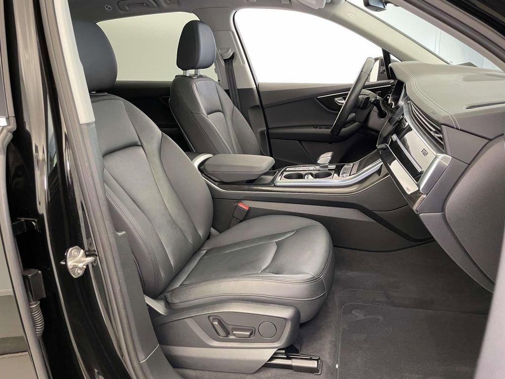 Used 2023 Audi Q7 2.0T Premium w/ Convenience Package image 24