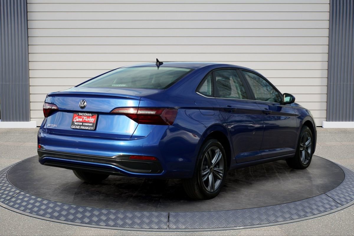 Used 2024 Volkswagen Jetta SE image 7
