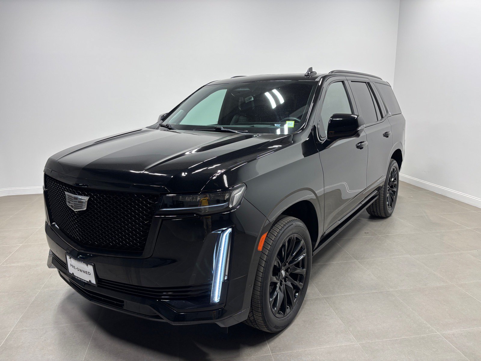 Used 2023 Cadillac Escalade Sport Platinum w/ LPO, ONYX Package AWD/4WD image 1