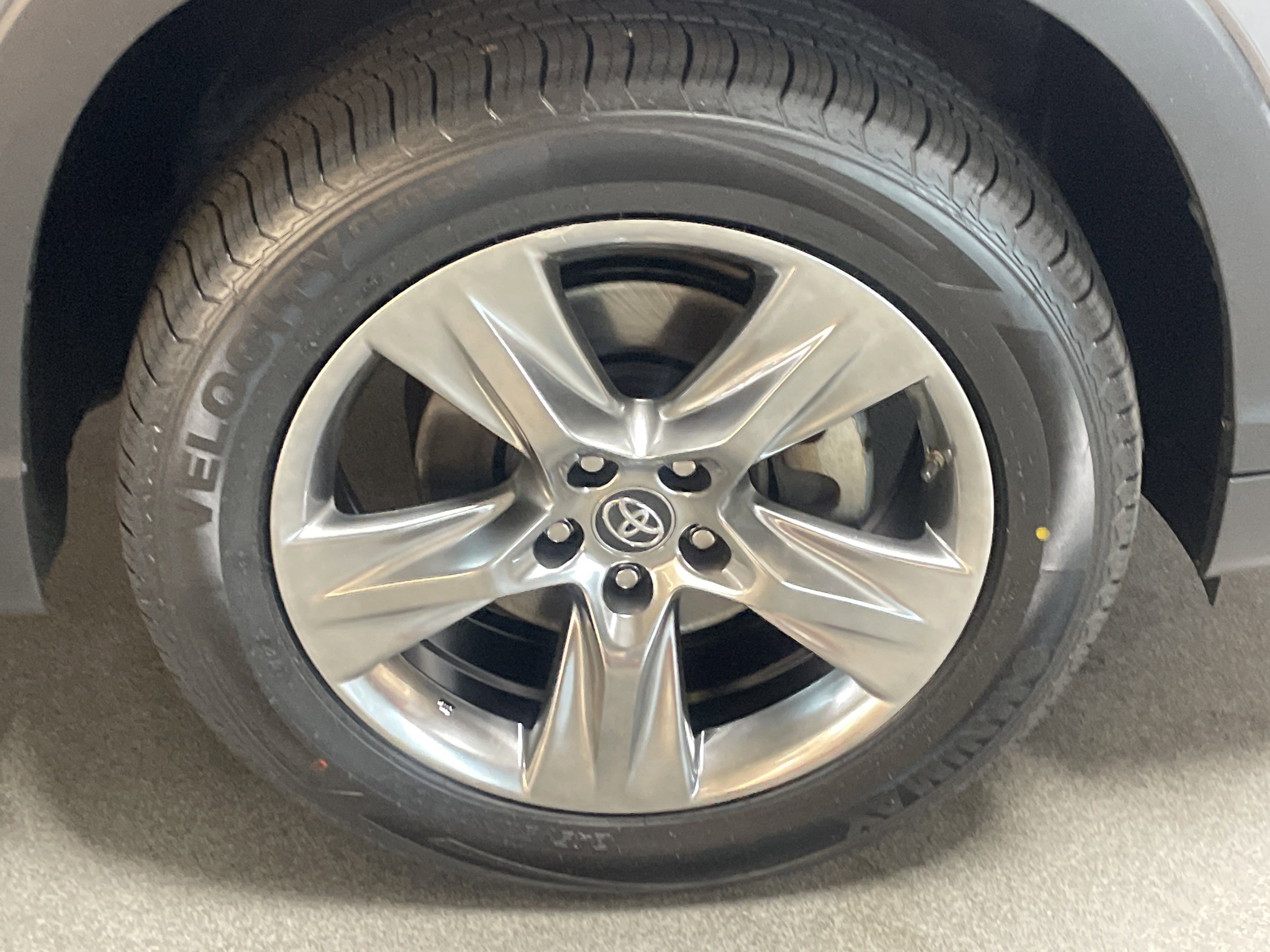 Used 2016 Toyota Highlander Limited FWD image 13