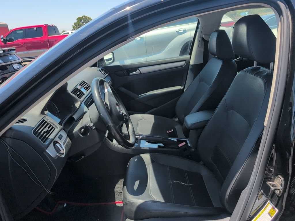 Used 2013 Volkswagen Passat 2.5 SE FWD image 9