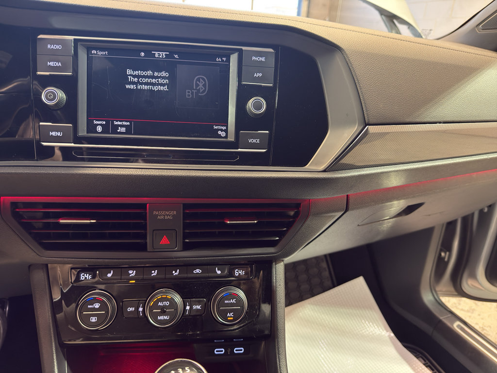 Used 2020 Volkswagen Jetta GLI FWD image 19