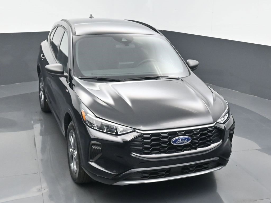 Used 2024 Ford Escape ST-Line image 3