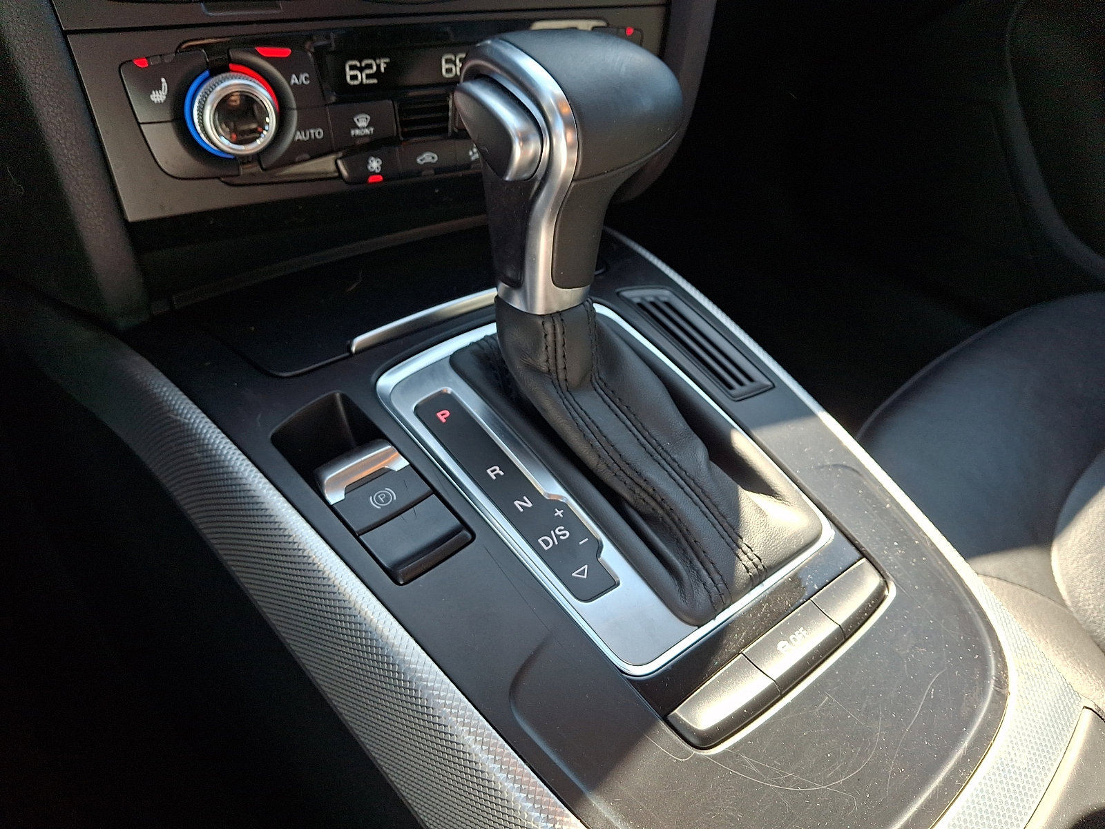 Used 2015 Audi A4 2.0T Premium image 15