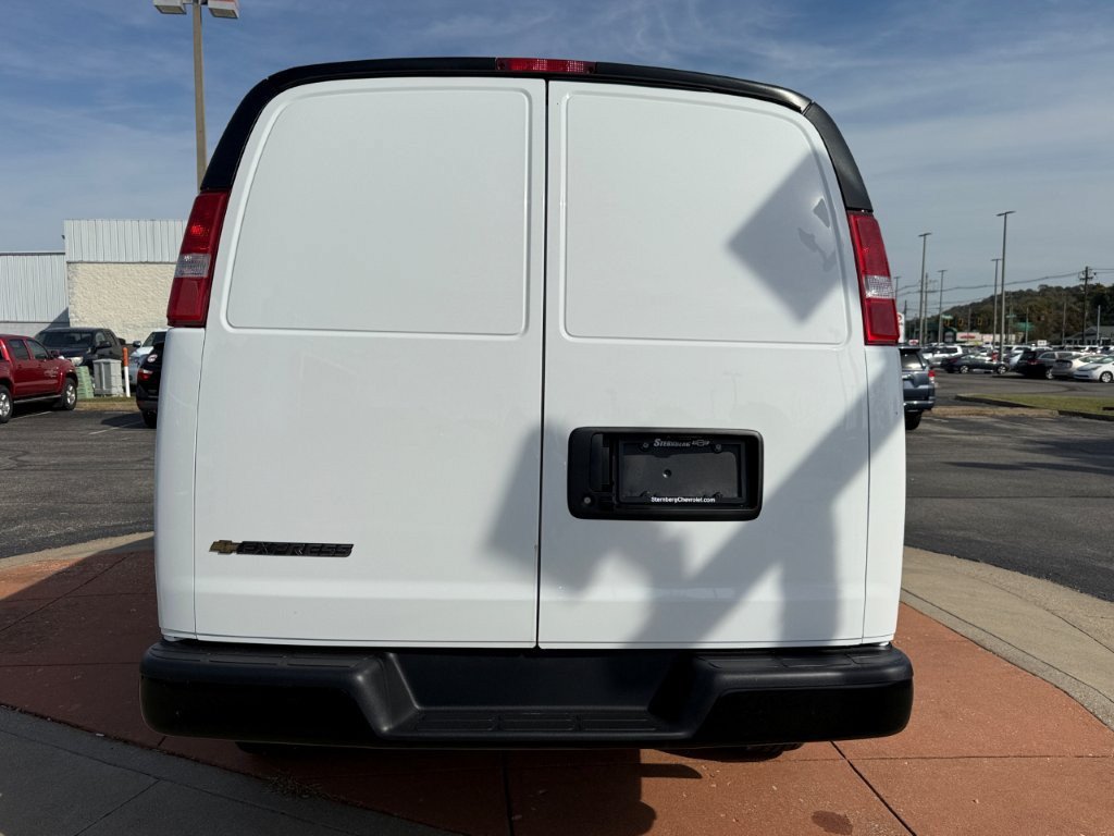 New 2027 Chevrolet Express 2500 Extended w/ Driver Convenience Package RWD image 5