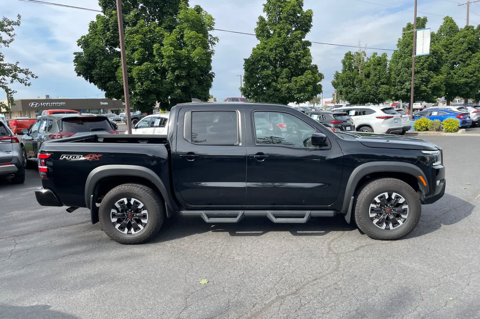 Used 2024 Nissan Frontier PRO-4X w/ Technology Package AWD/4WD image 6