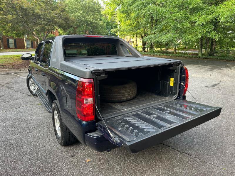 Used 2008 Chevrolet Avalanche LT w/ LT Preferred Equipment Group AWD/4WD image 13