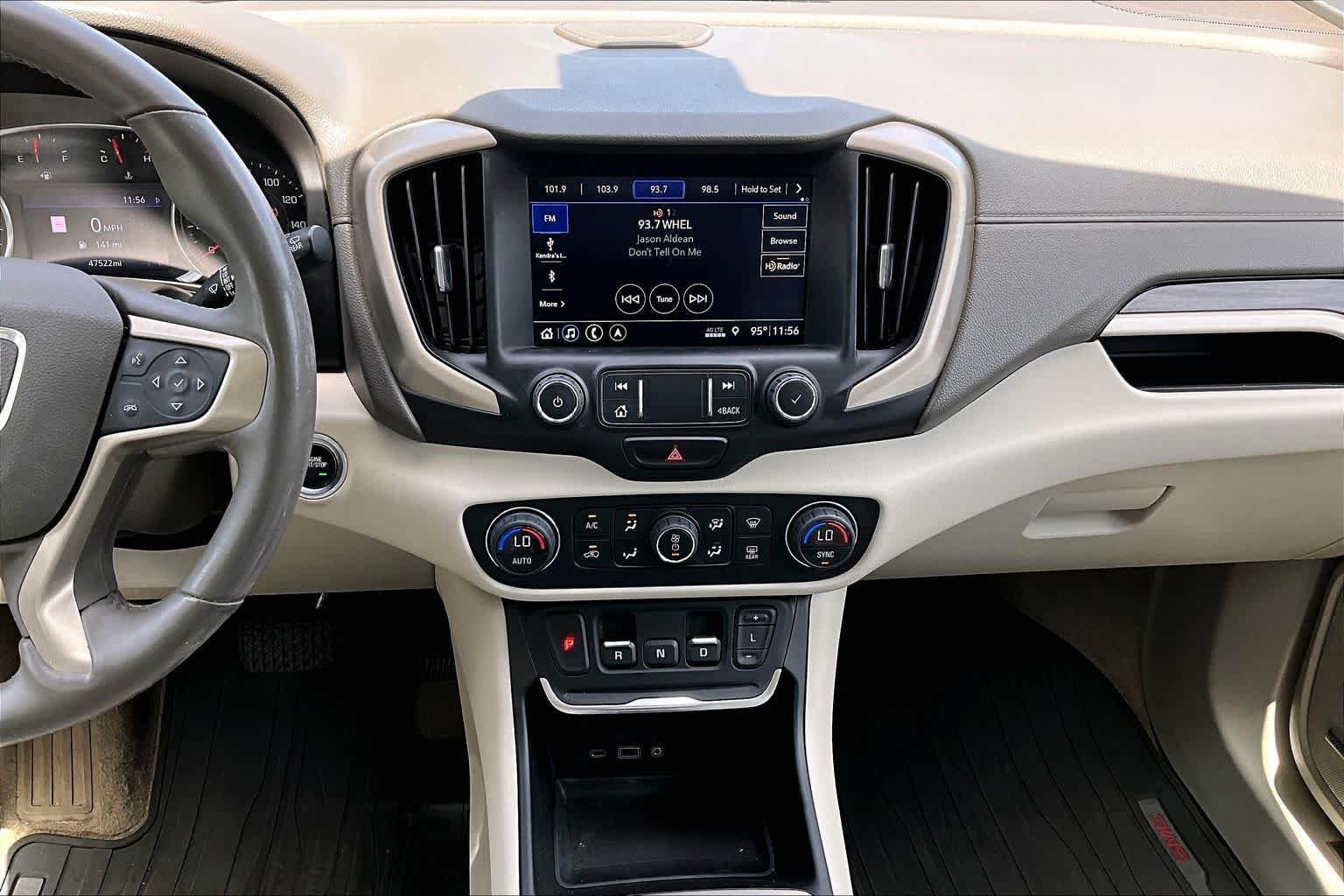 Used 2020 GMC Terrain Denali w/ Denali Premium Package FWD image 7