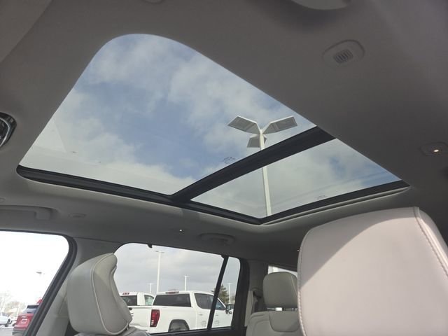 Used 2021 Jeep Grand Cherokee L Overland w/ Luxury Tech Group IV image 3