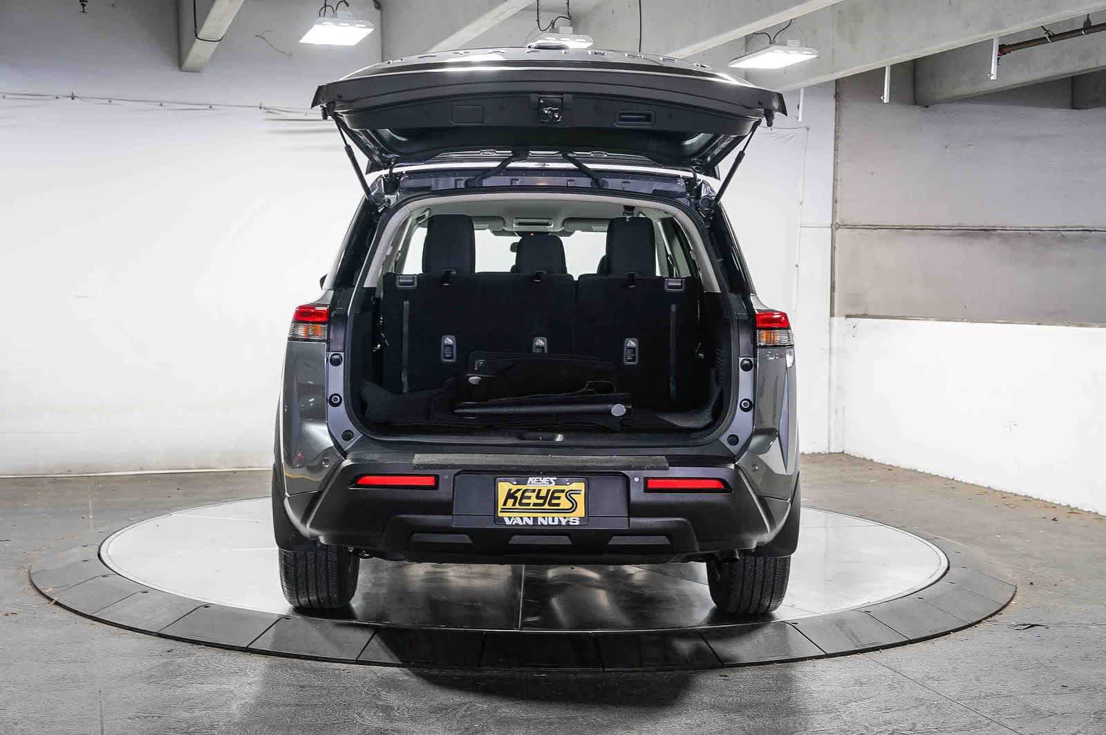 Used 2024 Nissan Pathfinder S FWD image 26
