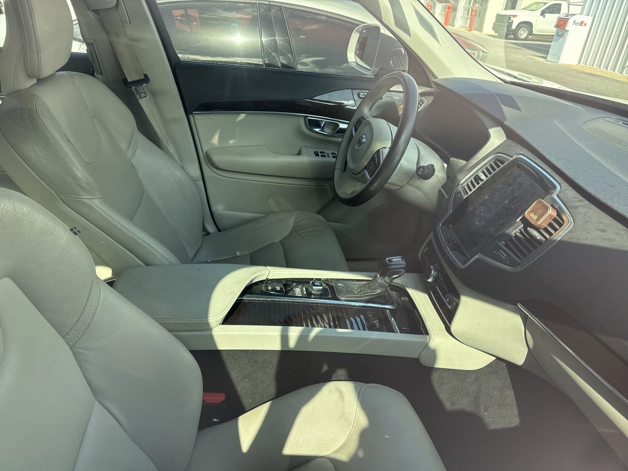 Used 2019 Volvo XC90 T5 Momentum w/ Multimedia Package image 6