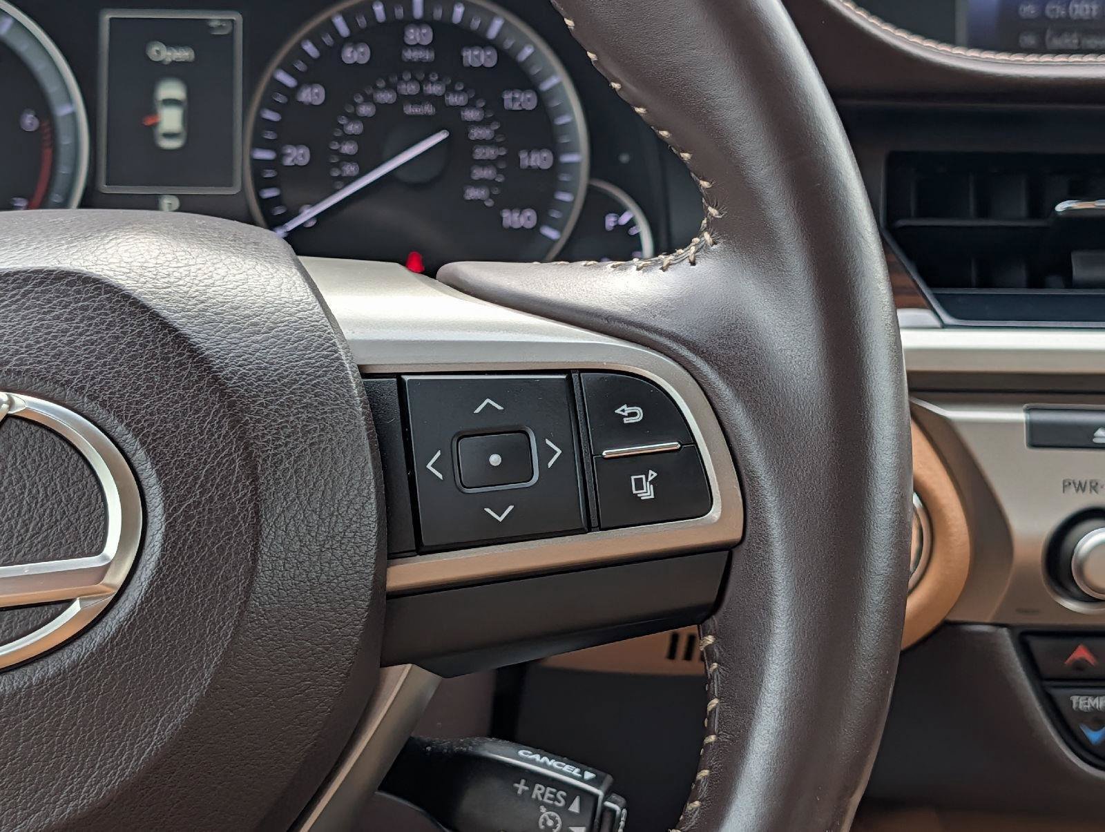 Used 2016 Lexus ES 350 w/ Premium Package w/Wood Trim FWD image 15