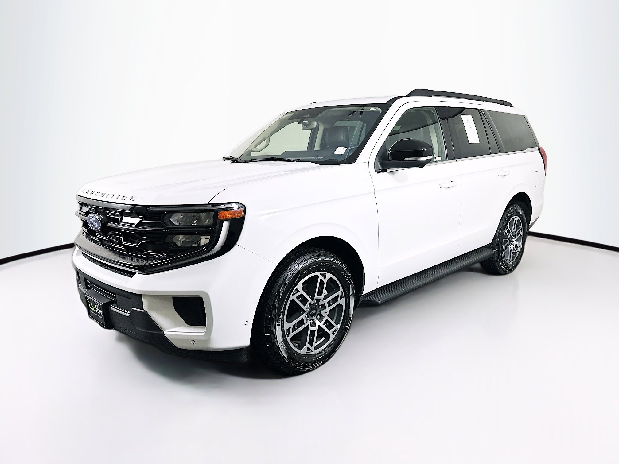 Used 2025 Ford Expedition Active image 3