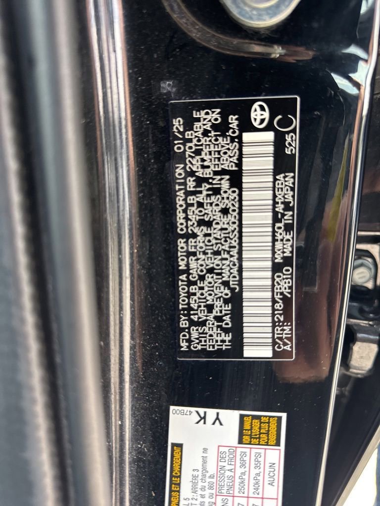 Used 2025 Toyota Prius LE FWD image 31