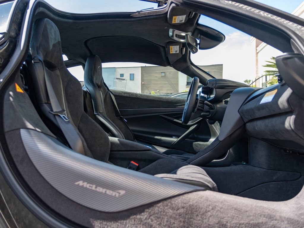 New 2026 McLaren 750S RWD image 11