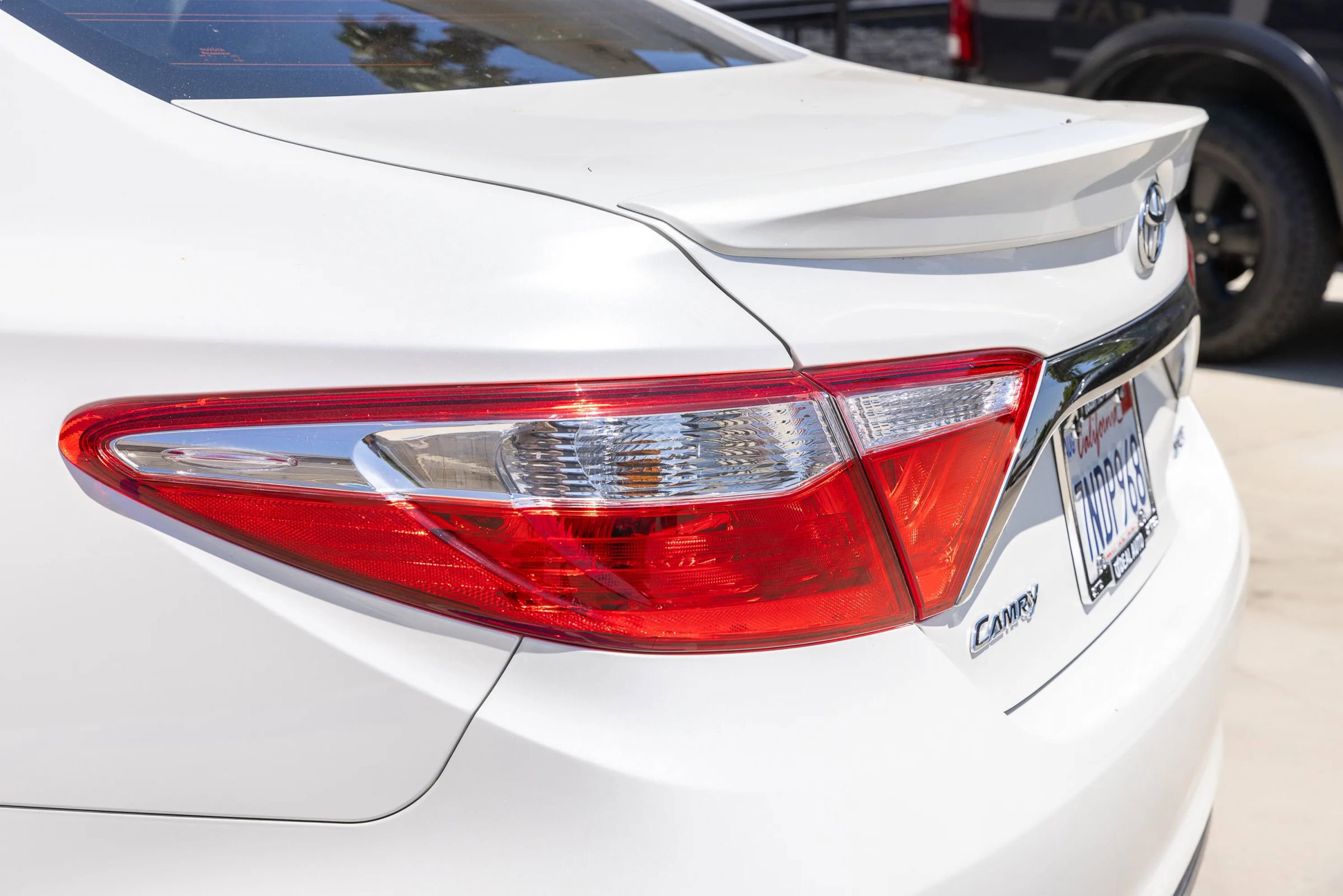 Used 2015 Toyota Camry XSE FWD image 11