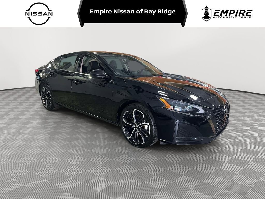 Used 2024 Nissan Altima 2.5 SR FWD image 1