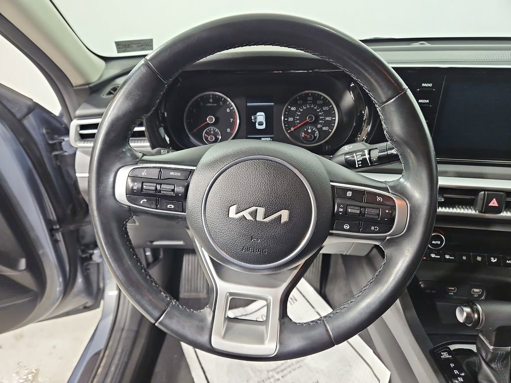 Used 2022 Kia K5 LXS image 15