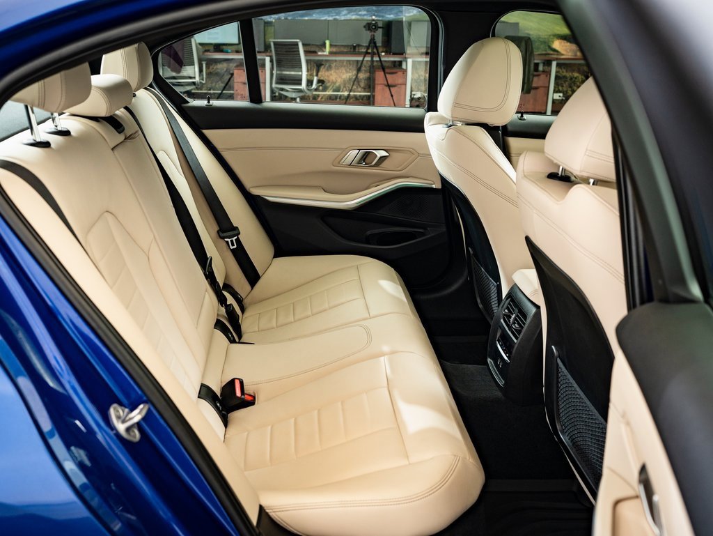 Used 2023 BMW 330i xDrive Sedan w/ M Sport Package image 33