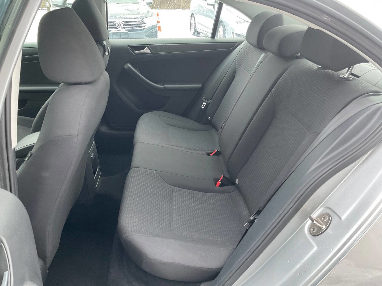 Used 2016 Volkswagen Jetta S image 14