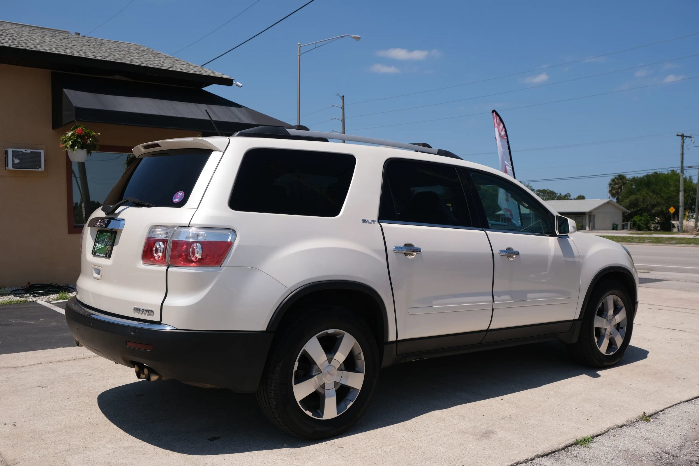 Used 2012 GMC Acadia SLT AWD/4WD image 5