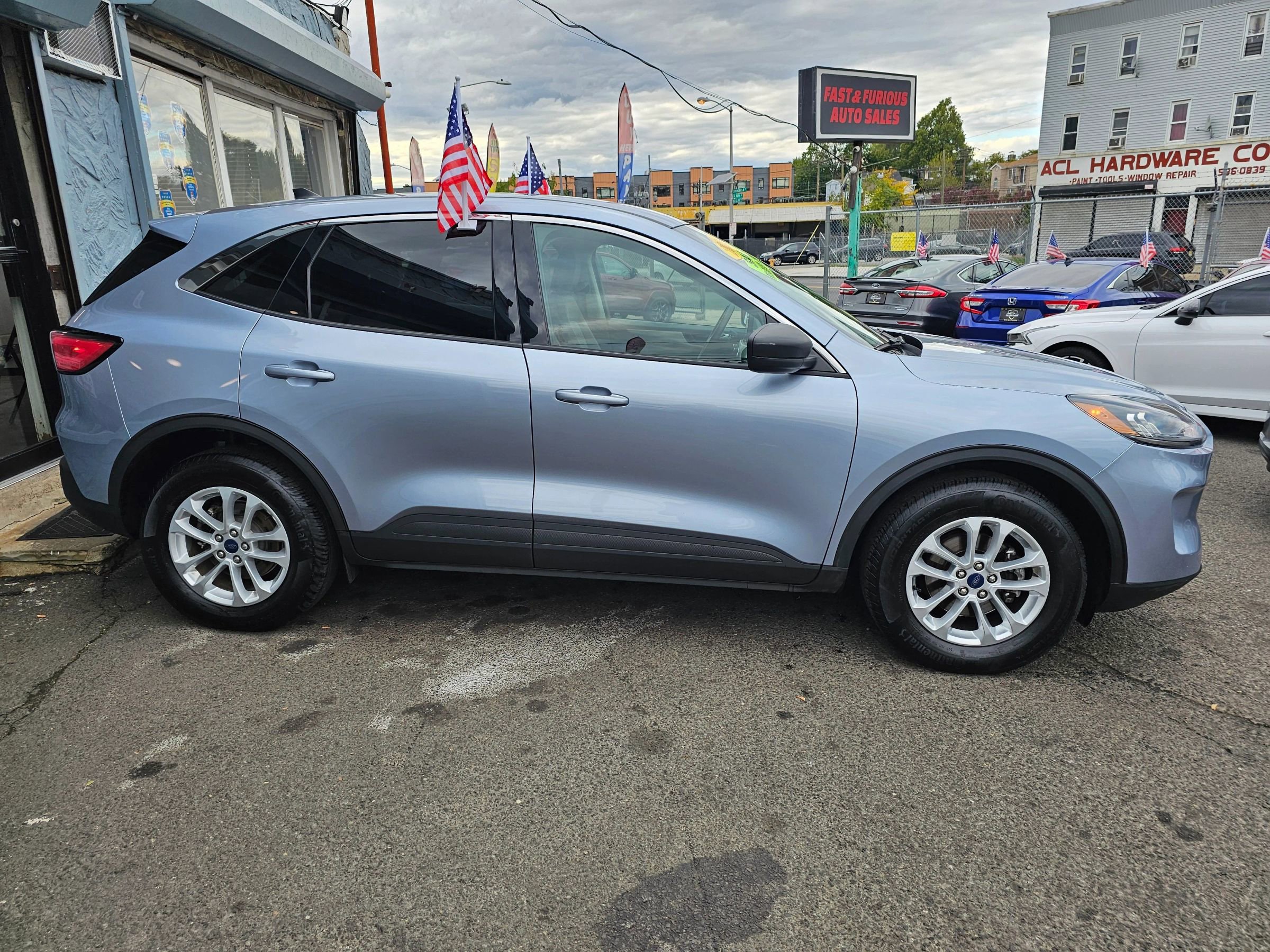 Used 2022 Ford Escape SE w/ Cold Weather Package image 3