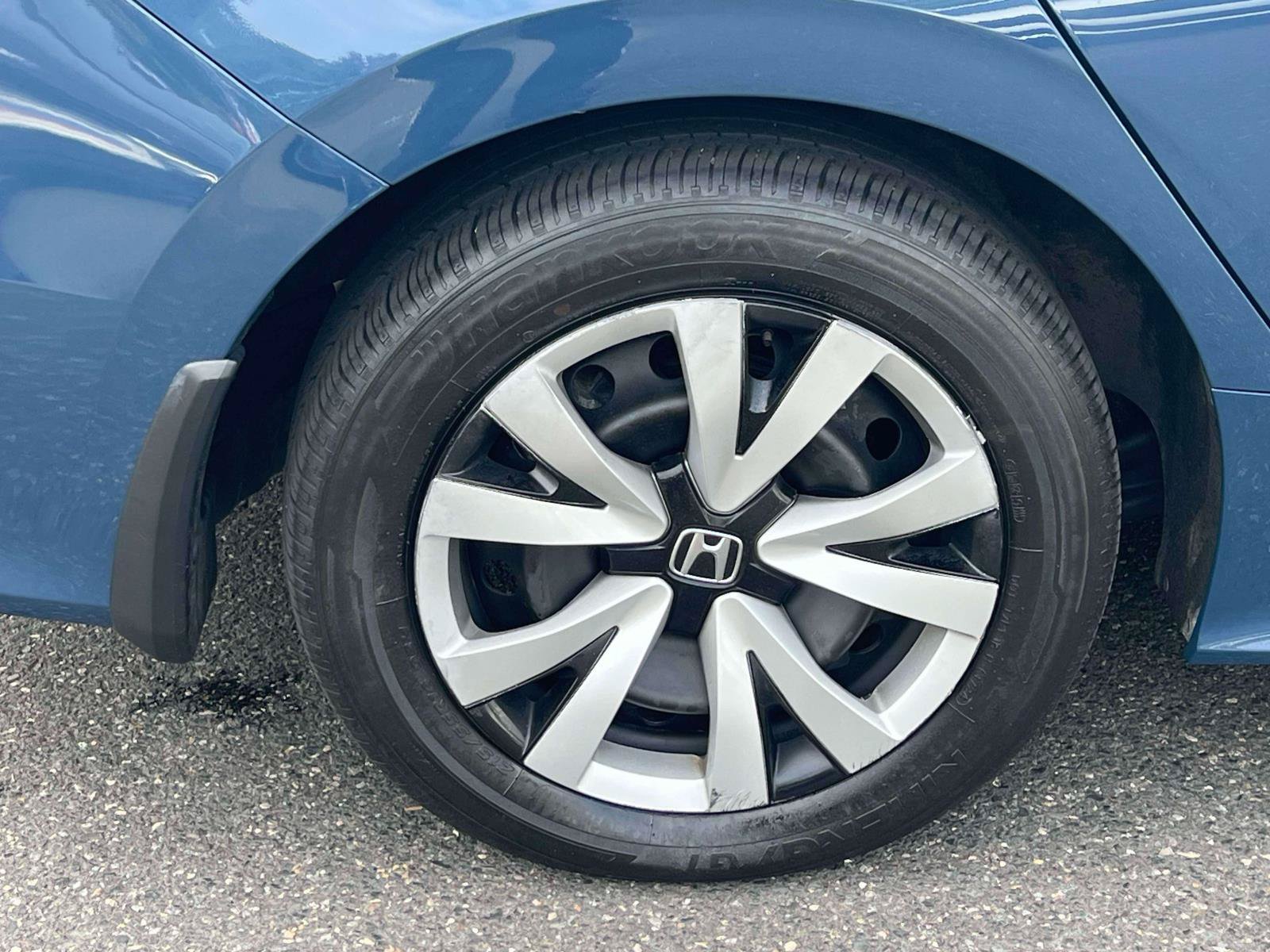 Used 2025 Honda Civic LX image 6