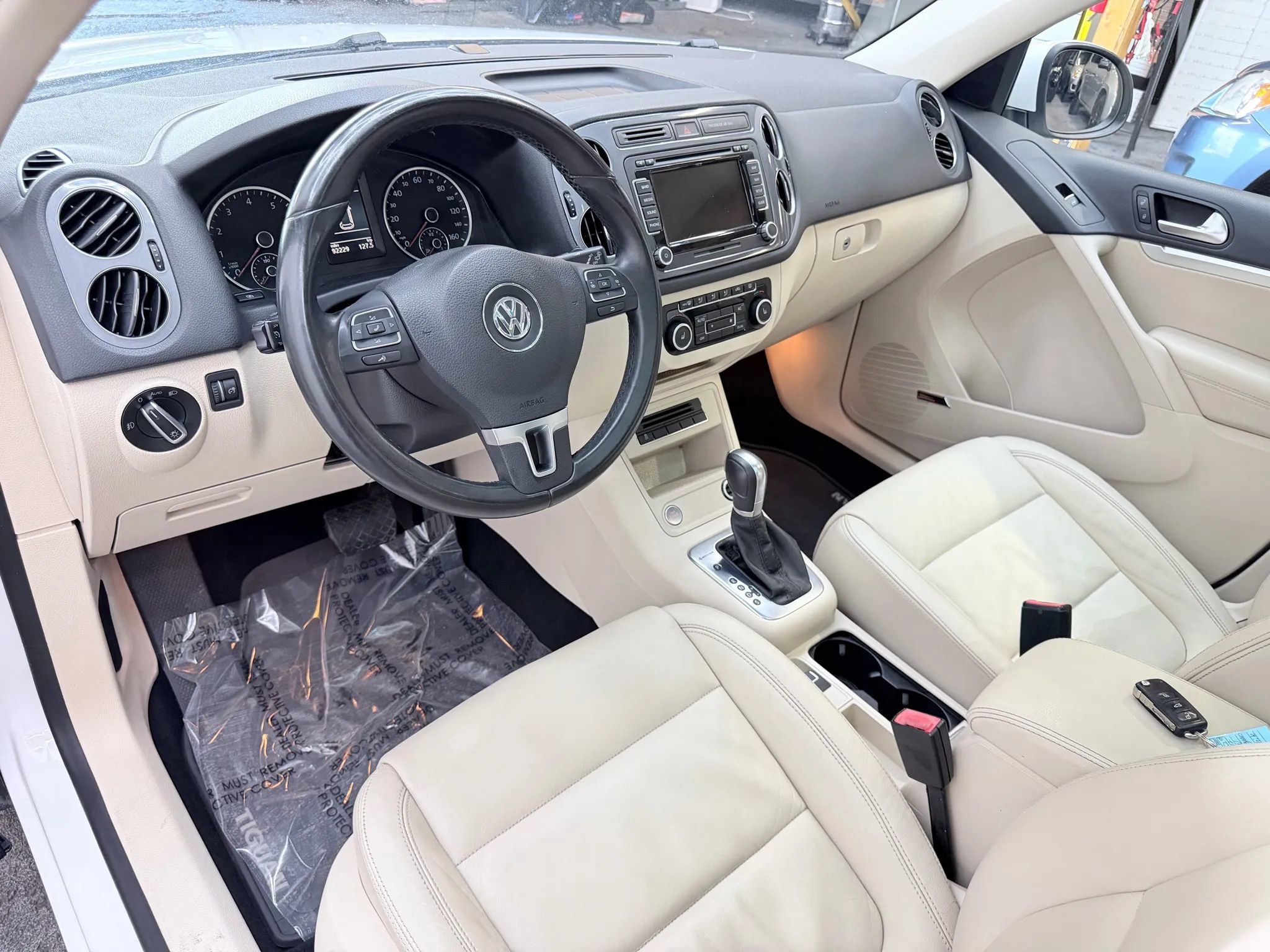 Used 2012 Volkswagen Tiguan SEL AWD/4WD image 13