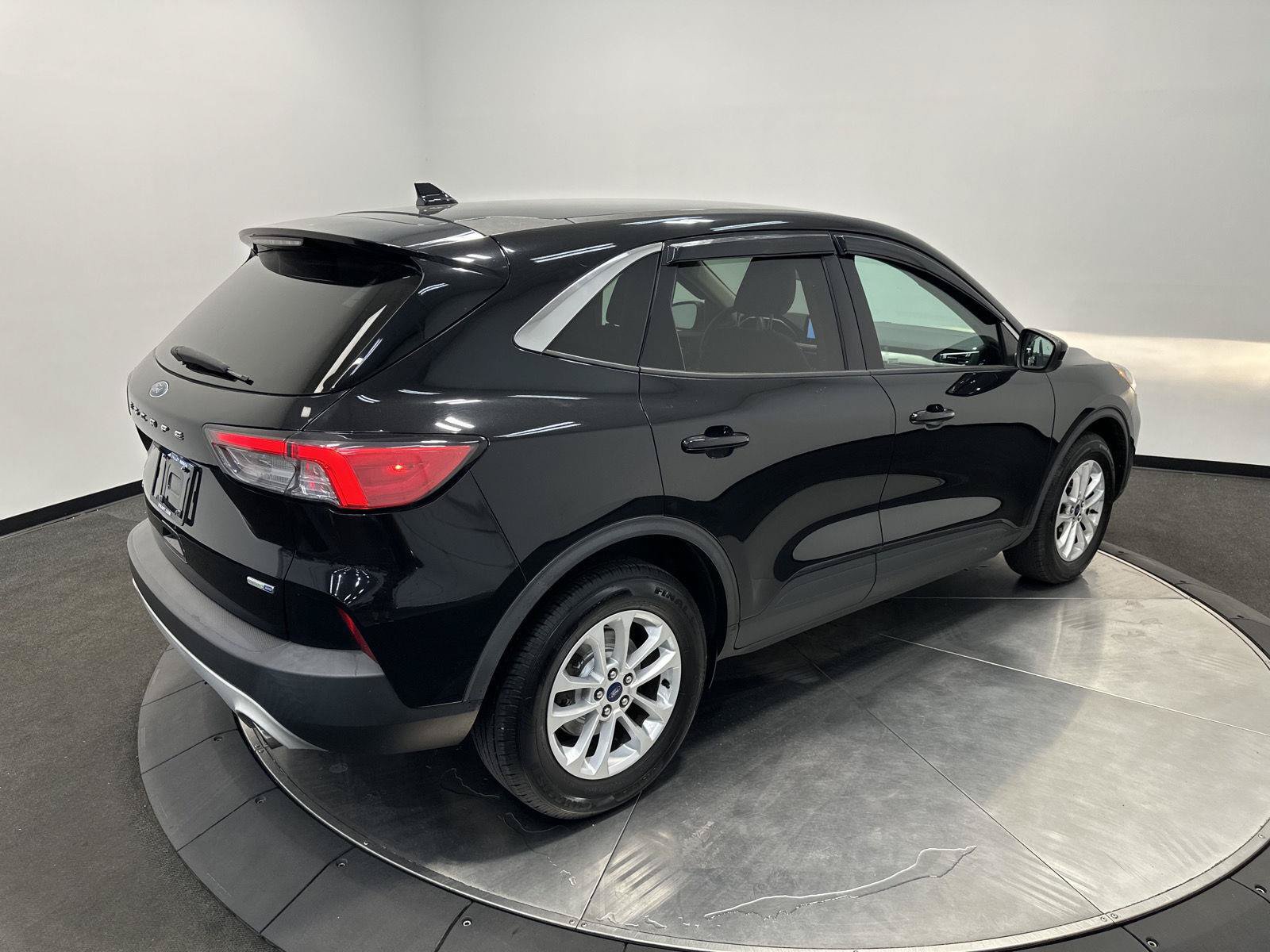 Used 2020 Ford Escape SE AWD/4WD image 7