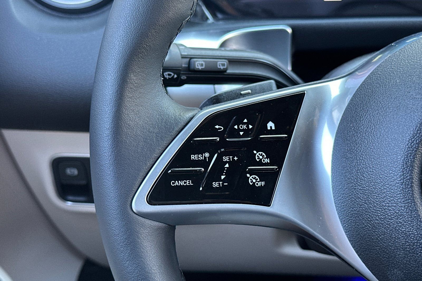 New 2025 Mercedes-Benz GLB 250 image 23