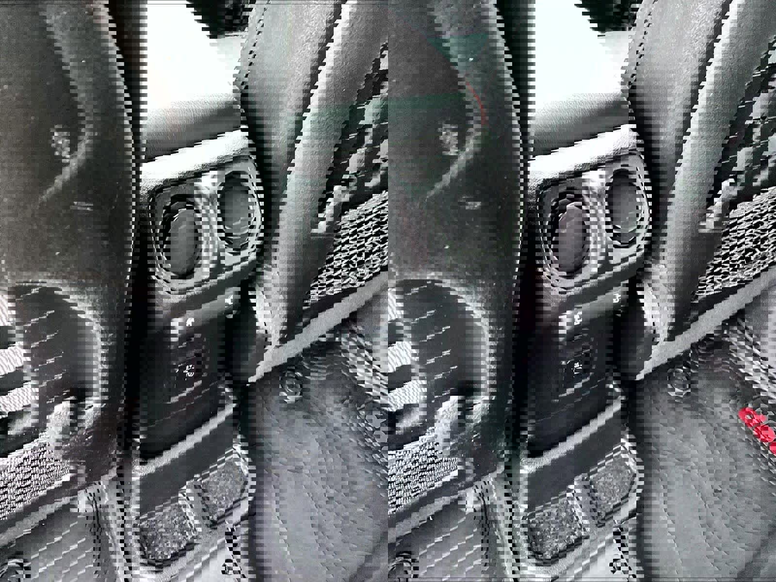 Used 2021 Jeep Wrangler Unlimited Rubicon image 28