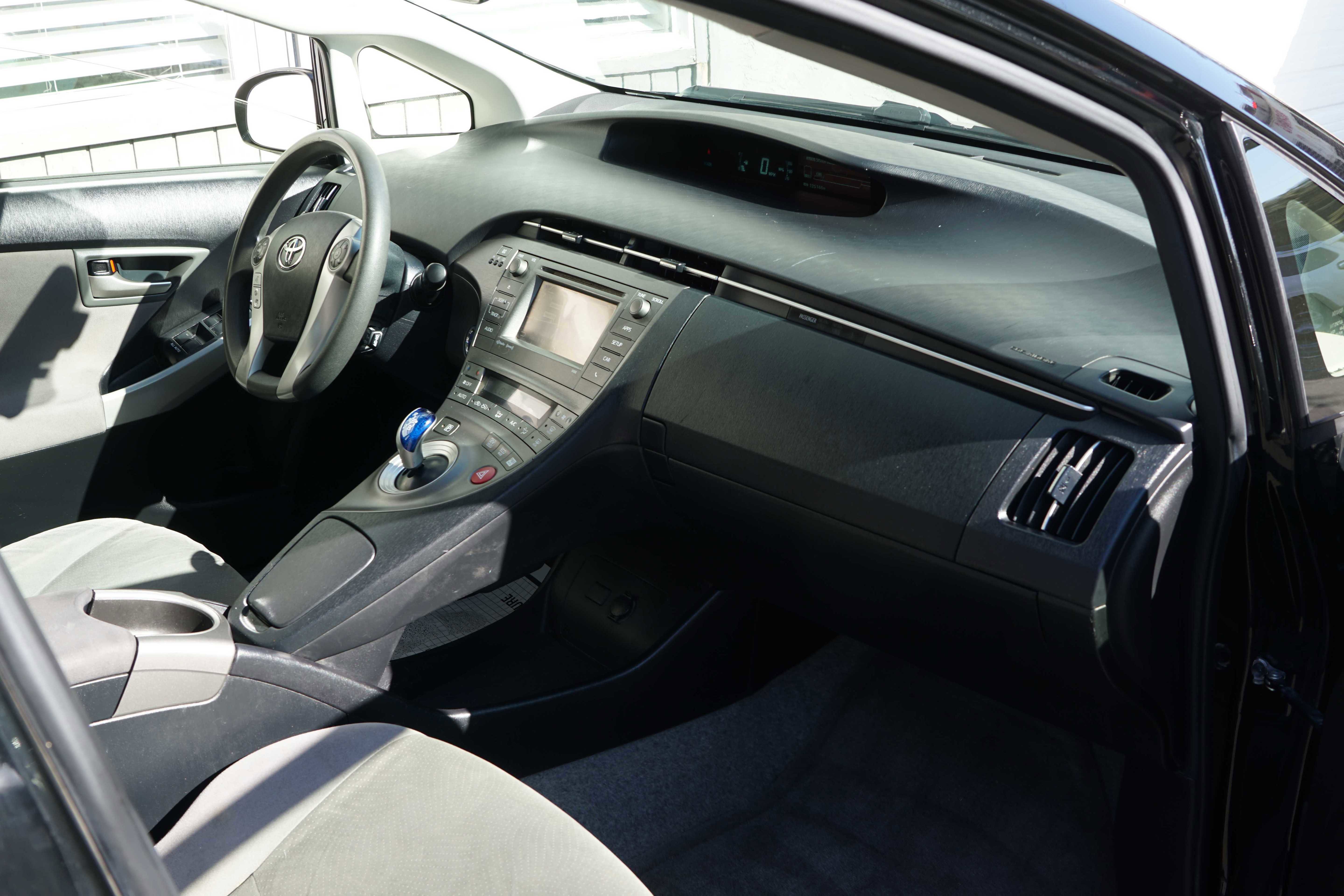 Used 2013 Toyota Prius Three image 33