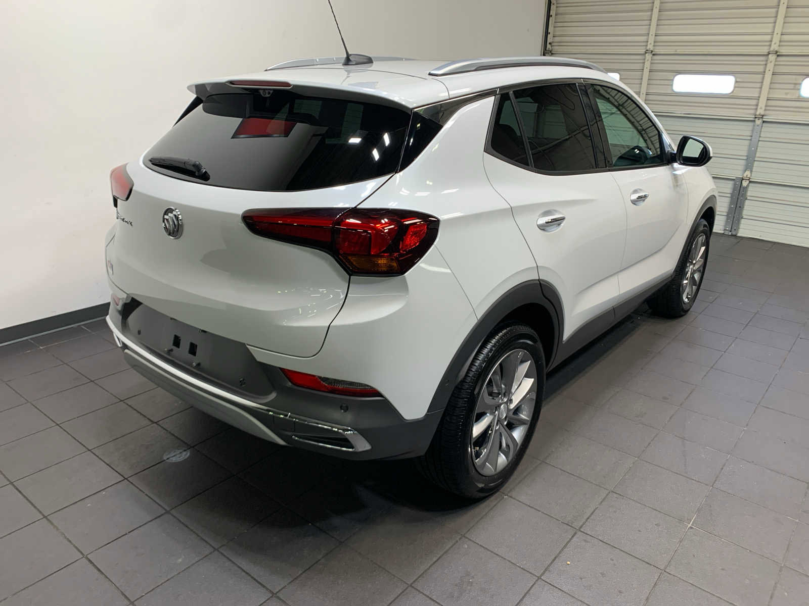 Used 2022 Buick Encore GX Essence w/ Advanced Technology Package image 3